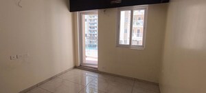 Room in 3 BHK Apartment at Gomti Nagar – for Sale