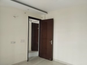 Room in 3 BHK Builder Floor at Sector 37 – for Rent