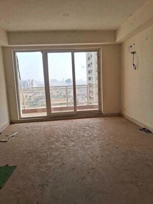 Room in 3 BHK Builder Floor at Sector 21 – for Rent