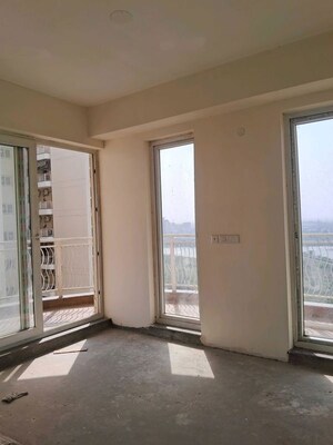 Building Lobby in 3 BHK Builder Floor at Sector 21 – for Rent
