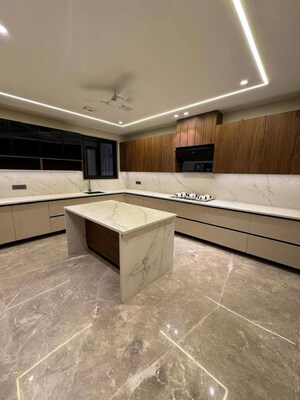 Kitchen in 3 BHK Apartment at DLF Imperial Residences, Dlf Phase I – for Sale