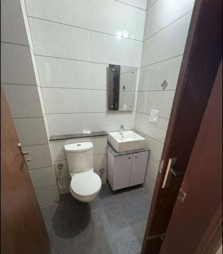 Bathroom, sbp-gateway-of-dreams 2 Bedroom 1200 Sq.Ft. Apartment In Dhakoli Zirakpur 10552566