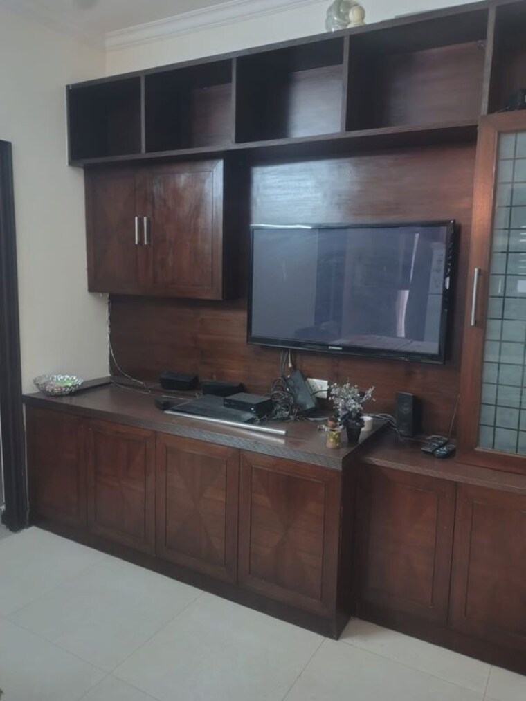 Kitchen, cghs-hewo-apartments 3 Bedroom 2400 Sq.Ft. Apartment In Sector 56 Gurgaon 10552609