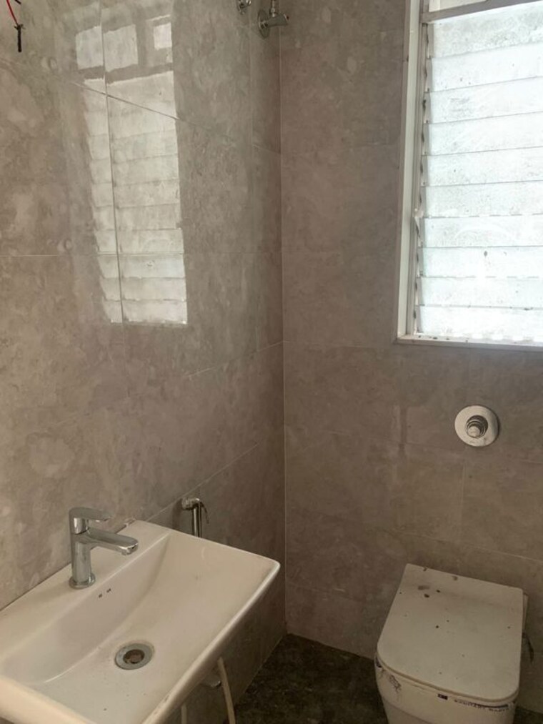 Bathroom, isd-maple-heights 1 Bedroom 400 Sq.Ft. Apartment In Agripada Mumbai 10552618