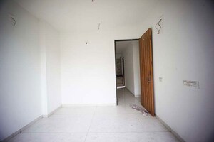Room in 3 BHK Apartment at Narol – for Sale