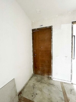 Room in 3 BHK Apartment at Narol – for Sale