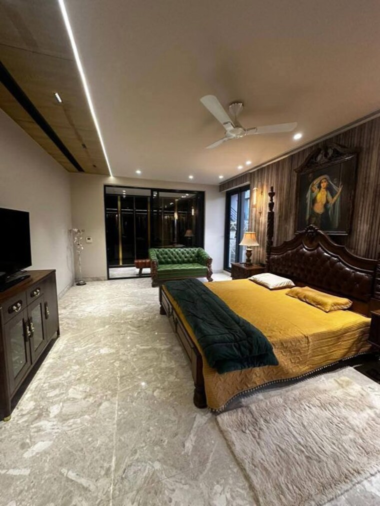 Living Room, dlf-city-phase-v 4 Bedroom 303 Sq.Yd. Apartment In Dlf Phase V Gurgaon 10552642