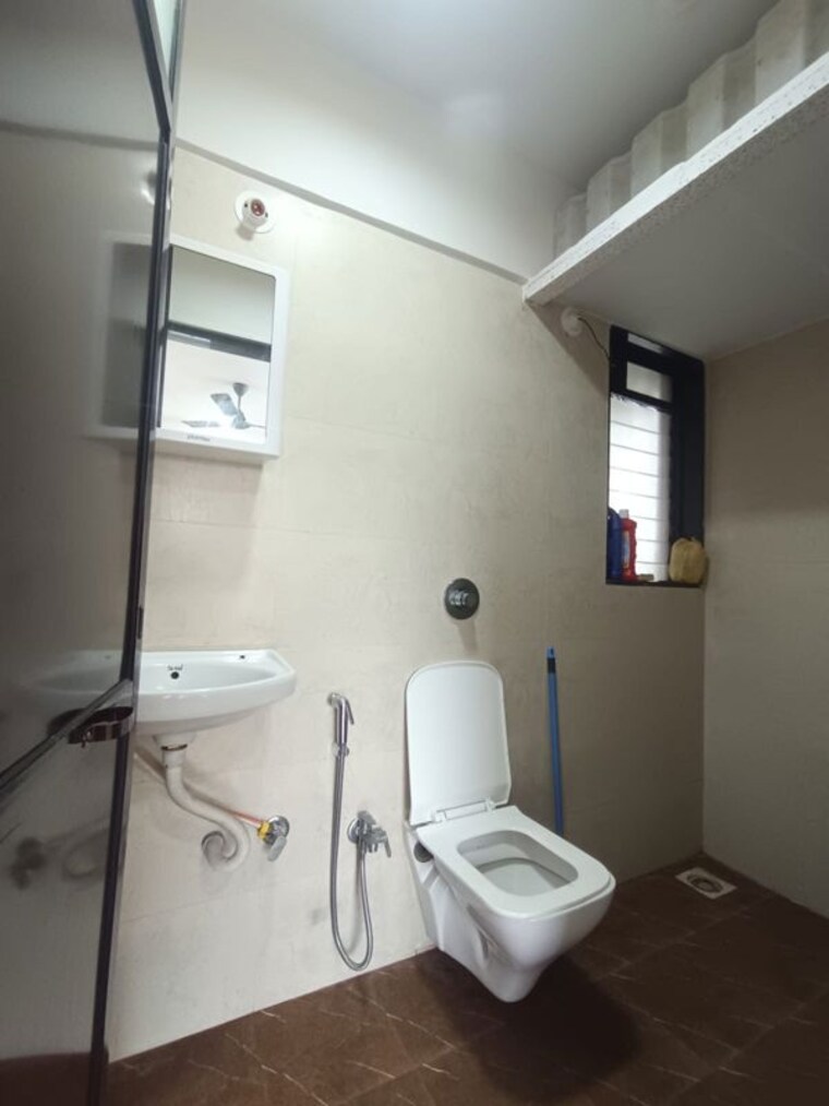 Bathroom, triveni-apartments-tilak-nagar 1 Bedroom 480 Sq.Ft. Apartment In Tilak Nagar Mumbai 10552682