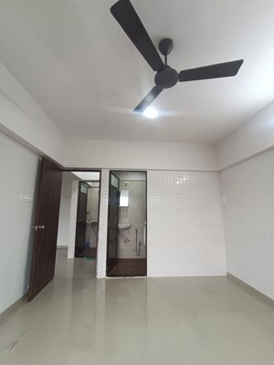 Room in 1 BHK Apartment at Triveni Apartments Tilak Nagar, Tilak Nagar – for Rent