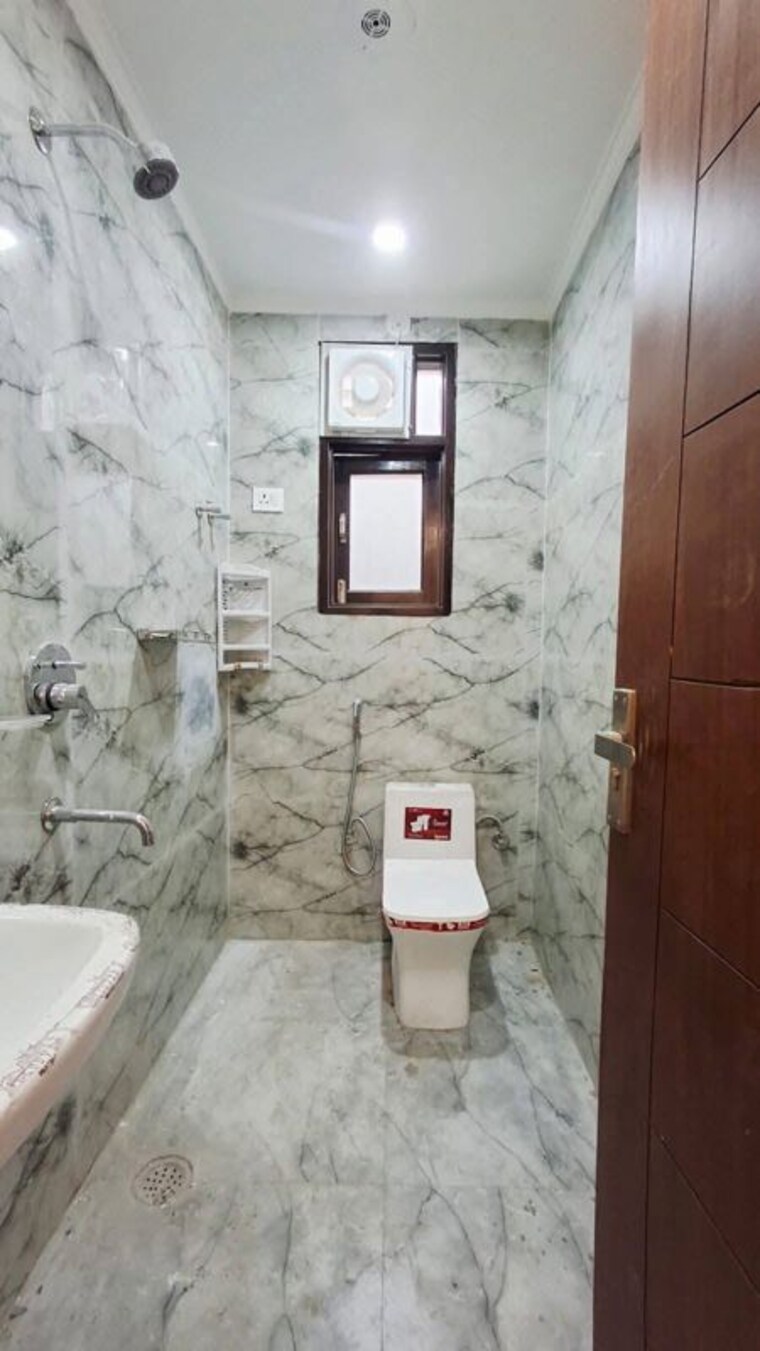 Bathroom, saket 1 Bedroom 600 Sq.Ft. Apartment In Saket Delhi 10552678