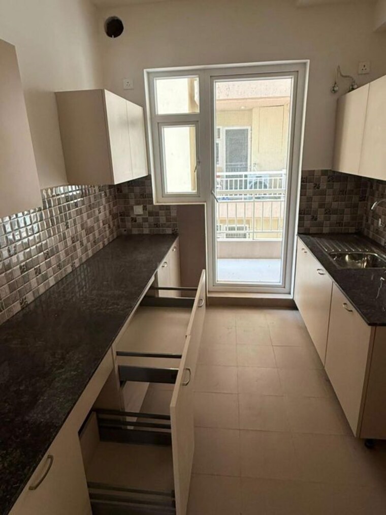 Kitchen, silverglades-the-melia 3 Bedroom 1845 Sq.Ft. Apartment In Sohna Sector 35 Gurgaon 10552681
