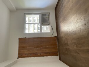 Room in 2.5 BHK Apartment at Silverglades The Melia, Sohna Sector 35 – for Sale