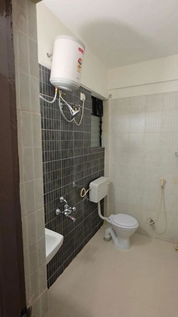 Bathroom, bayview-avenue 4 Bedroom 3500 Sq.Ft. Villa In Baner Pune 10552756