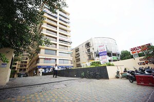  Office Space – Exterior View View at Satellite - for Rent