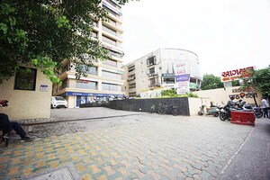  Office Space – Exterior View View at Satellite - for Rent