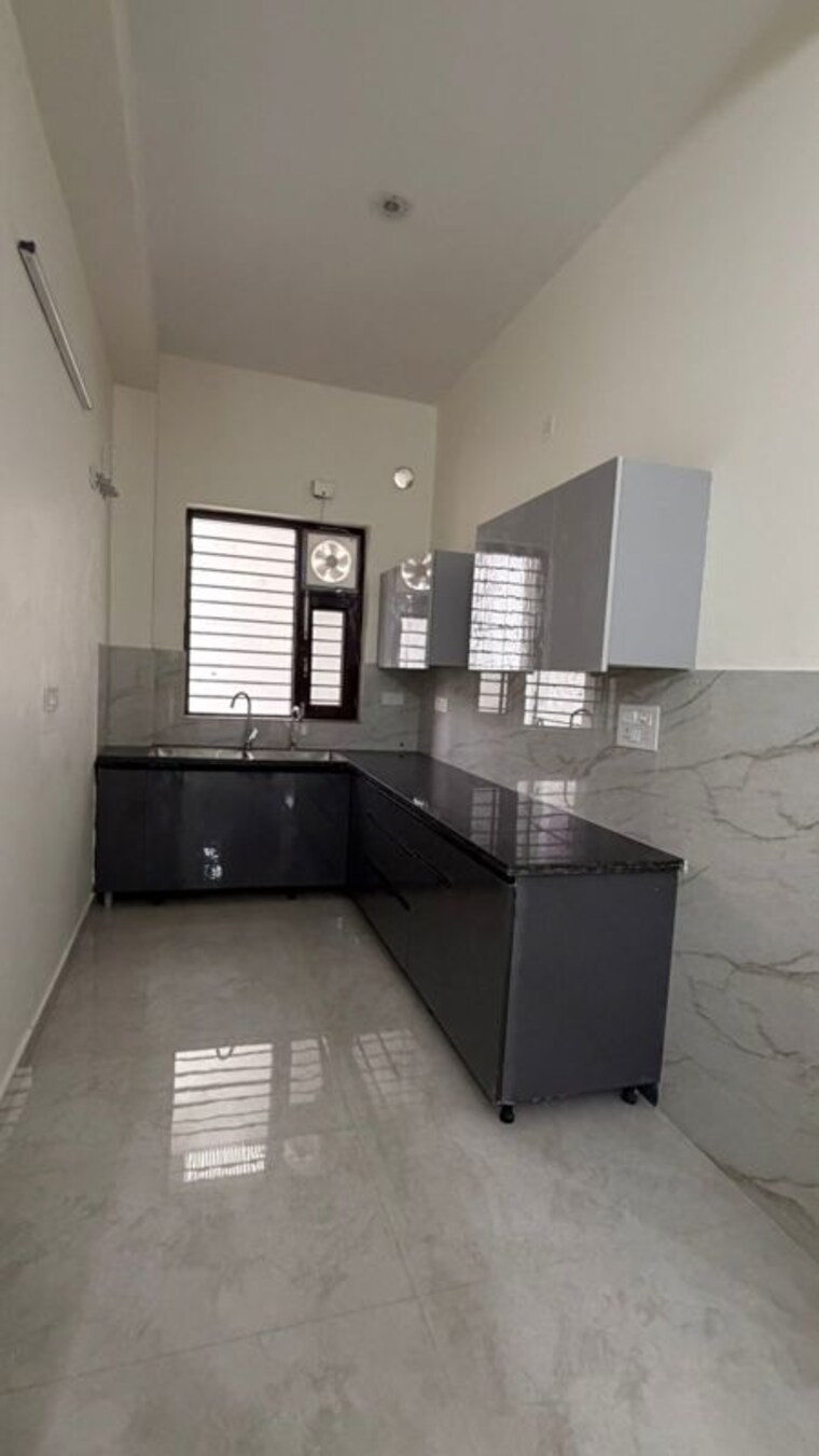 Kitchen, sector 64 2 Bedroom 150 Sq.Ft. Builder Floor In Sector 64 Faridabad 10552772