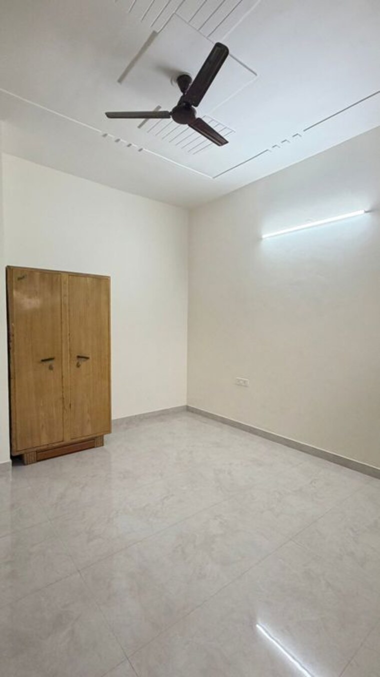 Room, sector 64 2 Bedroom 150 Sq.Ft. Builder Floor In Sector 64 Faridabad 10552772