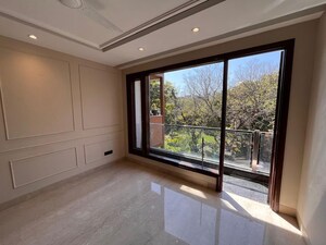 Room in 3 BHK Builder Floor at Panchsheel Enclave – for Rent