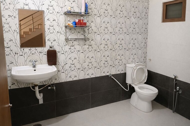 Bathroom, sector 40 3 Bedroom 2385 Sq.Ft. Villa In Sector 40 Gurgaon 10552780