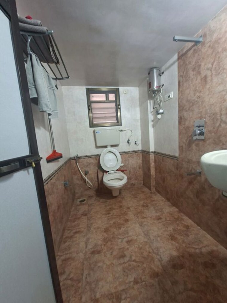Bathroom, raj-ratna-chs 2 Bedroom 900 Sq.Ft. Apartment In Borivali West Mumbai 10552796