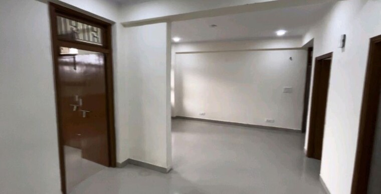 Room, omicron i greater noida 3 Bedroom 1300 Sq.Ft. Apartment In Omicron I Greater Noida Greater Noida 10552846