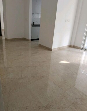 Room in 2 BHK Apartment at Chi V Greater Noida – for Rent