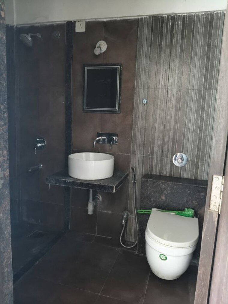 Bathroom, kirti-crest-avenue 4 Bedroom 2000 Sq.Ft. Apartment In Baner Pune 10552883