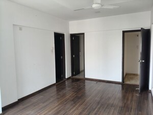 Room in 4 BHK Apartment at Kirti Crest Avenue, Baner – for Rent