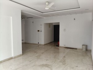 Room in 4 BHK Apartment at Kirti Crest Avenue, Baner – for Rent