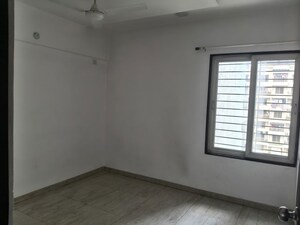 Room in 4 BHK Apartment at Kirti Crest Avenue, Baner – for Rent