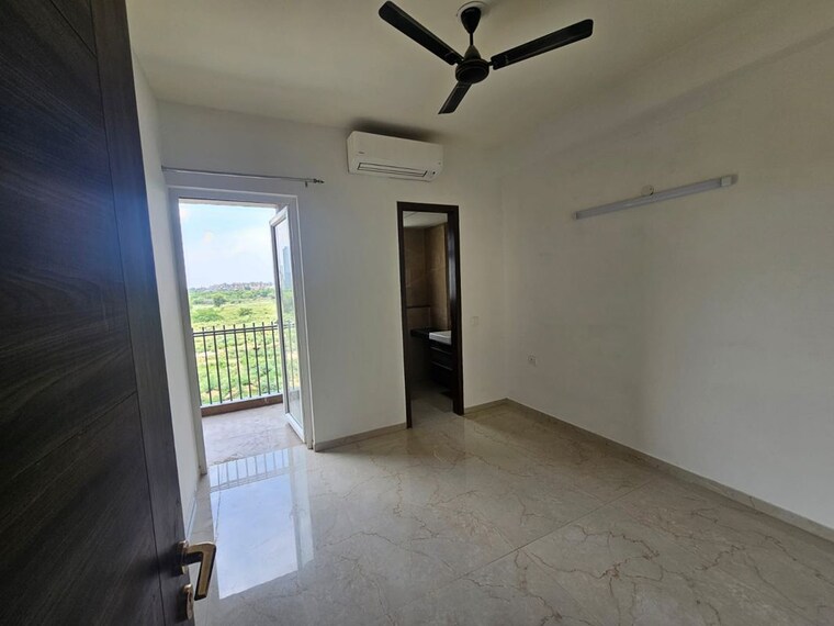 Room, smart-world-orchard 3.5 Bedroom 1680 Sq.Ft. Apartment In Sector 61 Gurgaon 10552886