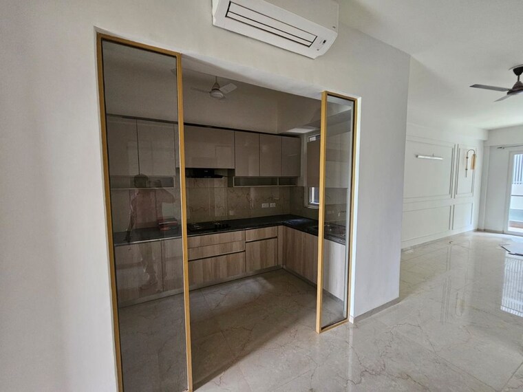Room, smart-world-orchard 3.5 Bedroom 1680 Sq.Ft. Apartment In Sector 61 Gurgaon 10552886