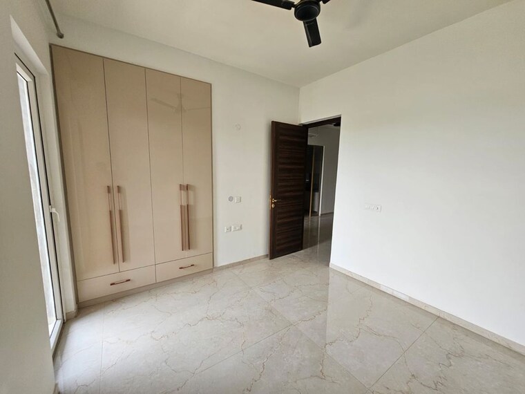 Room, smart-world-orchard 3.5 Bedroom 1680 Sq.Ft. Apartment In Sector 61 Gurgaon 10552886
