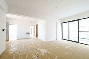 Room in 3 BHK Apartment at Sargasan – for Sale
