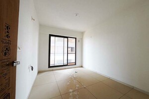 Room in 3 BHK Apartment at Sargasan – for Sale