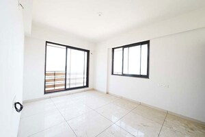 Room in 3 BHK Apartment at Sargasan – for Sale