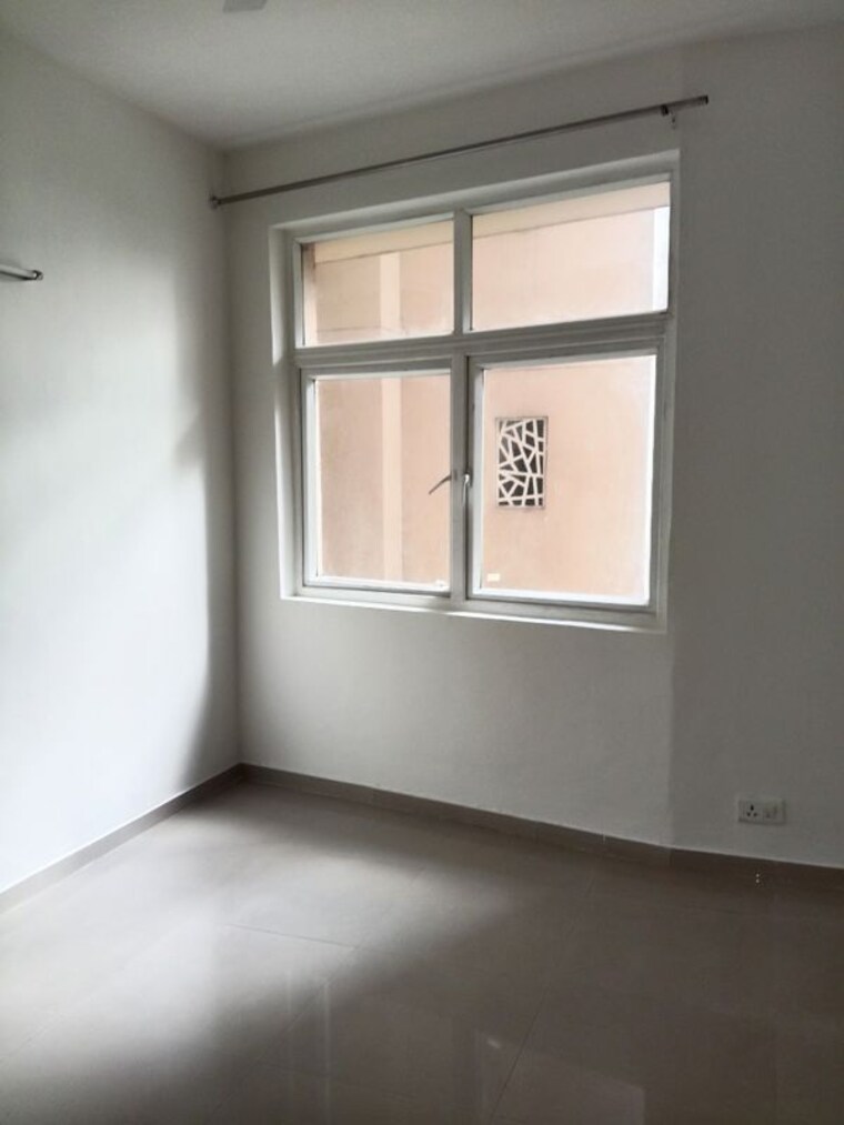Room, sector 16c greater noida 3 Bedroom 1545 Sq.Ft. Apartment In Sector 16c Greater Noida Greater Noida 10552930