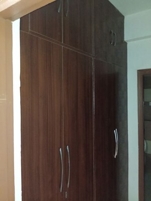 Room in 3 BHK Apartment at Sector 16c Greater Noida – for Rent