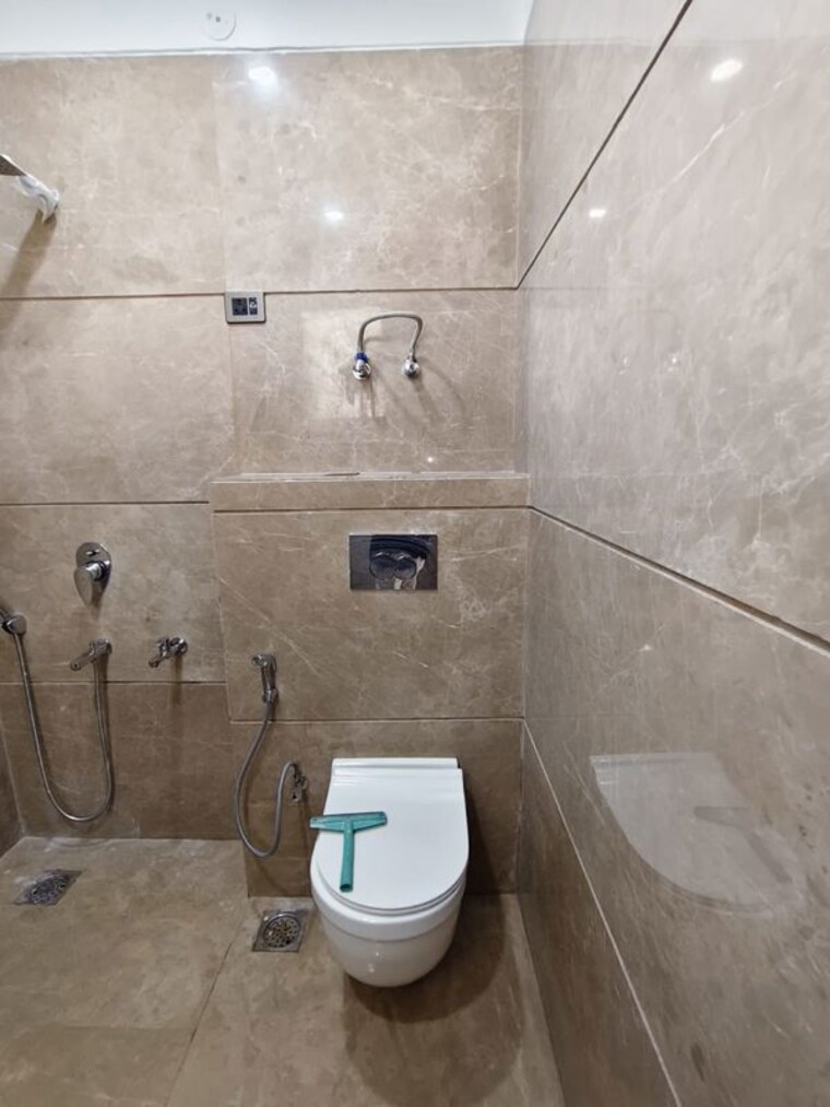 Bathroom, sector 100 2 Bedroom 1500 Sq.Ft. Independent House In Sector 100 Noida 10552924