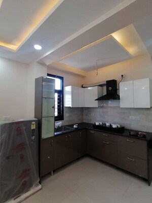 Kitchen in 1 BHK Builder Floor at Sector 38 – for Rent