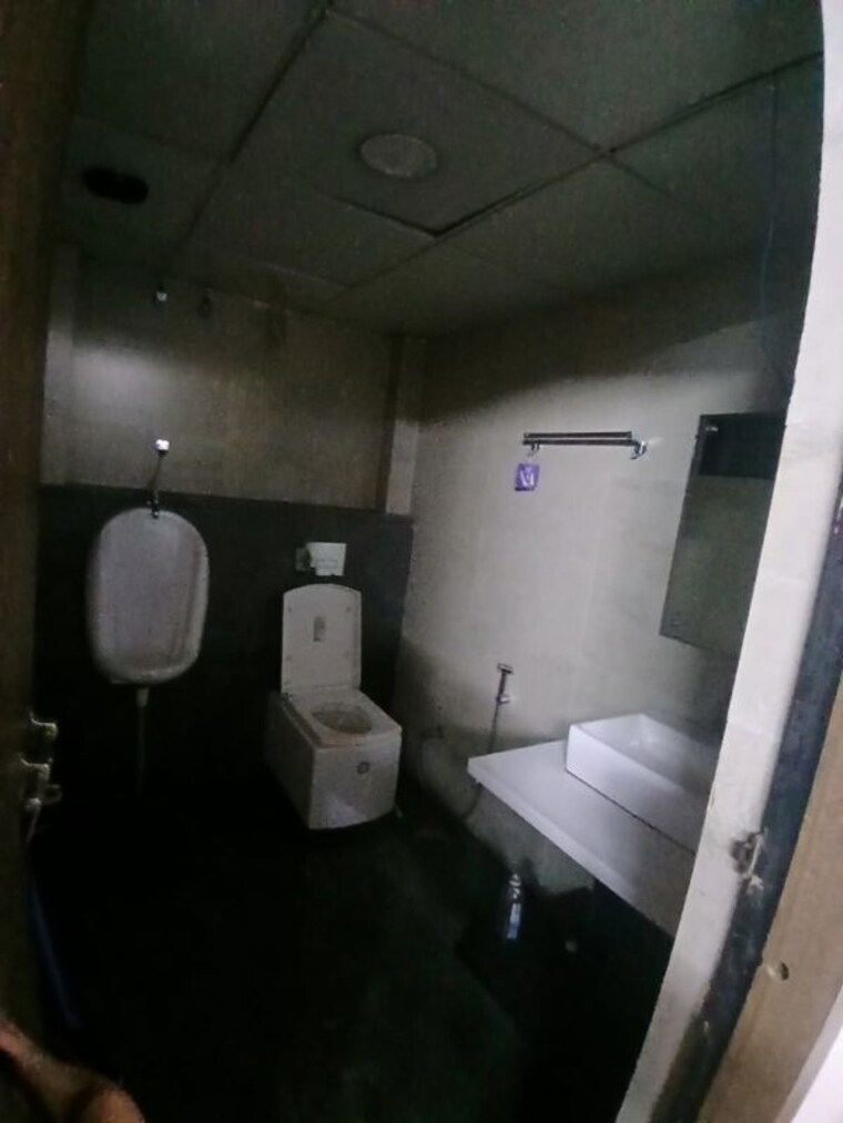 Bathroom, ekana-mall Commercial Office Space 1250 Sq.Ft. In Gomti Nagar Lucknow 10552937