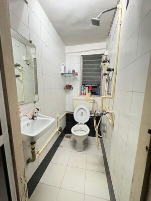 Team Area in 2 BHK Apartment at Tarapore Gardens, Andheri West – for Rent