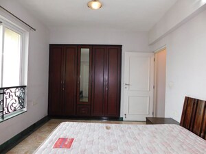 Room in 2 BHK Apartment at Hiranandani Meadows, Manpada – for Sale