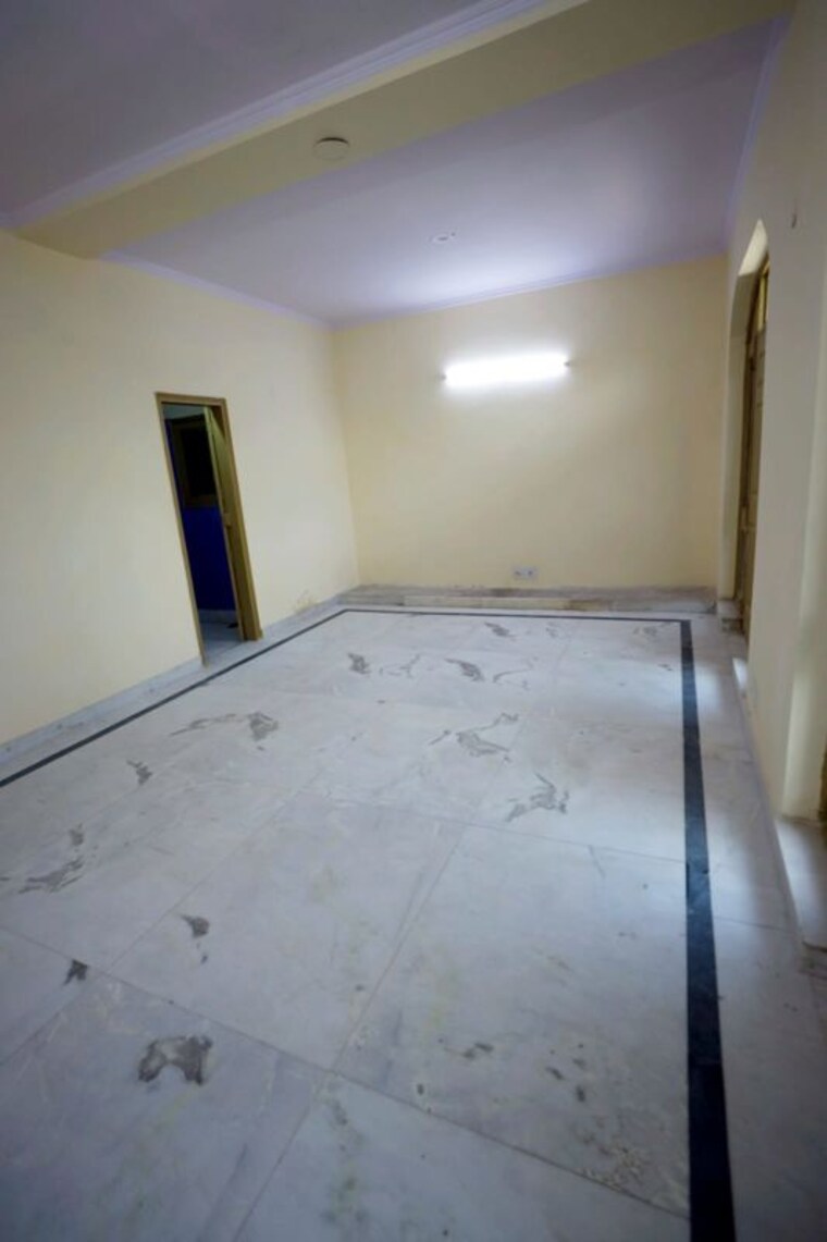 Room, phi iii greater noida 6+ Bedroom 200 Sq.Mt. Independent House In Phi Iii Greater Noida Greater Noida 10552972