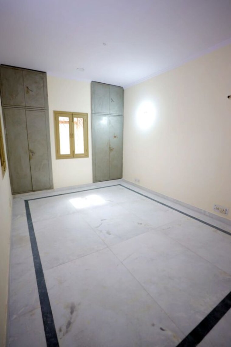 Room, phi iii greater noida 6+ Bedroom 200 Sq.Mt. Independent House In Phi Iii Greater Noida Greater Noida 10552972
