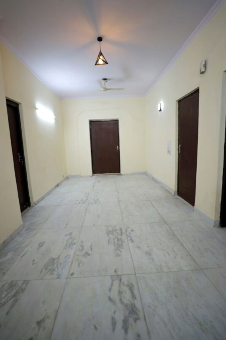 Bedroom, phi iii greater noida 6+ Bedroom 200 Sq.Mt. Independent House In Phi Iii Greater Noida Greater Noida 10552972