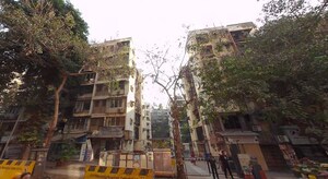  Apartment For Sale in Malad East