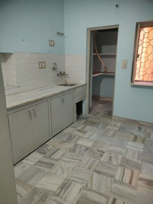 Room in 2 BHK Builder Floor at Shastri Nagar – for Rent