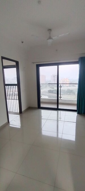 Room in 1 BHK Apartment at Thite Nagar – for Sale