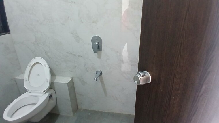 Bathroom, palanpur 2 Bedroom 900 Sq.Ft. Apartment In Palanpur Surat 10553058